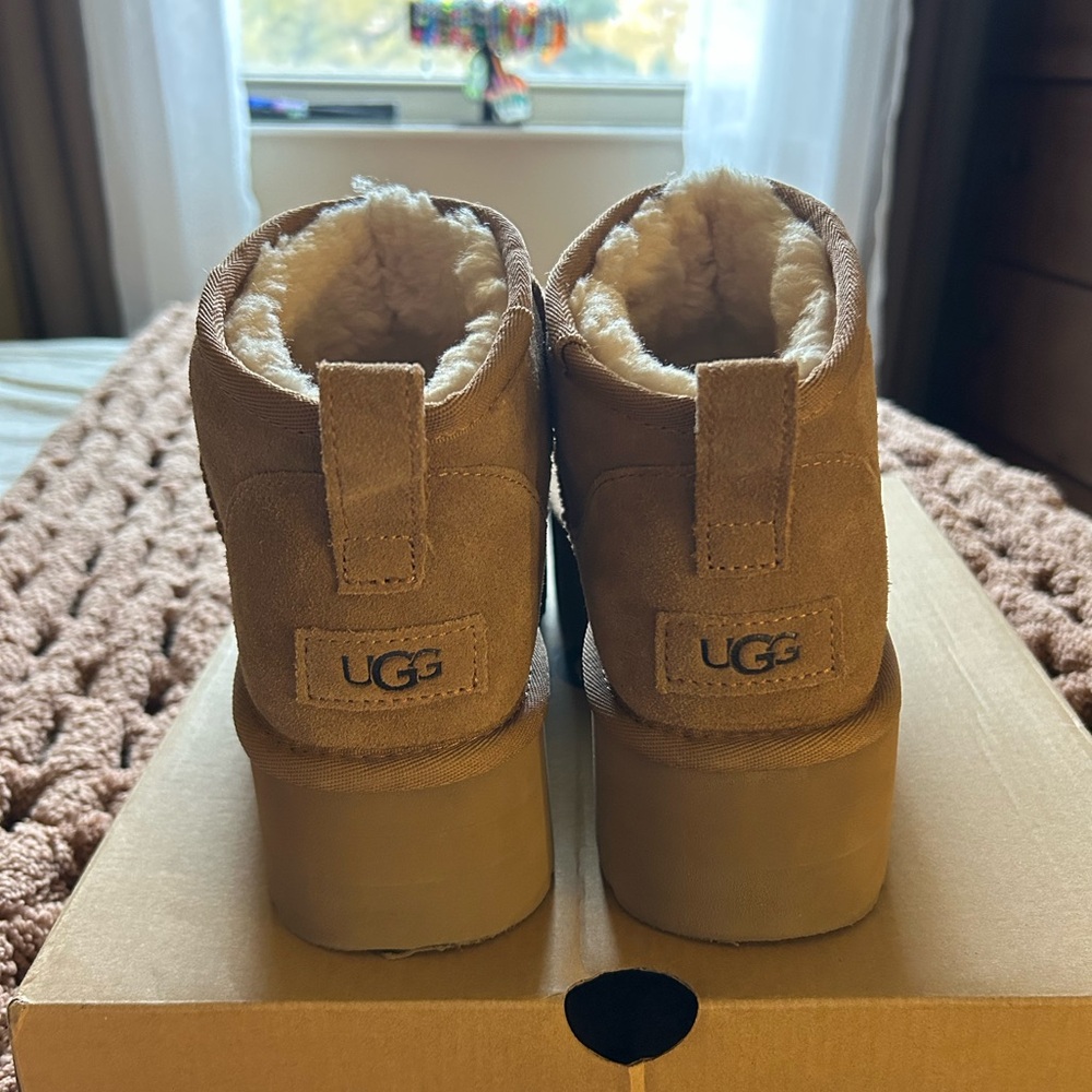 UGG Platforms - Chesnut
